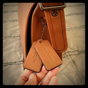 COACH Glovetanned 18 Messenger